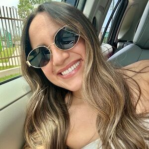 Meet your Posher, Krystene